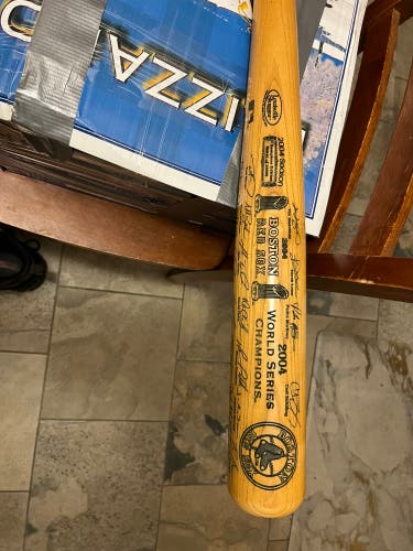 2004 Louisville Slugger Signed Boston RedSox bat