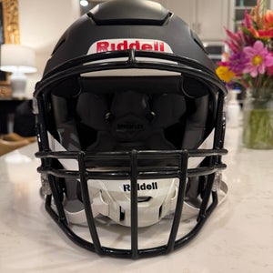 Large Youth Riddell SpeedFlex Helmet (Used)