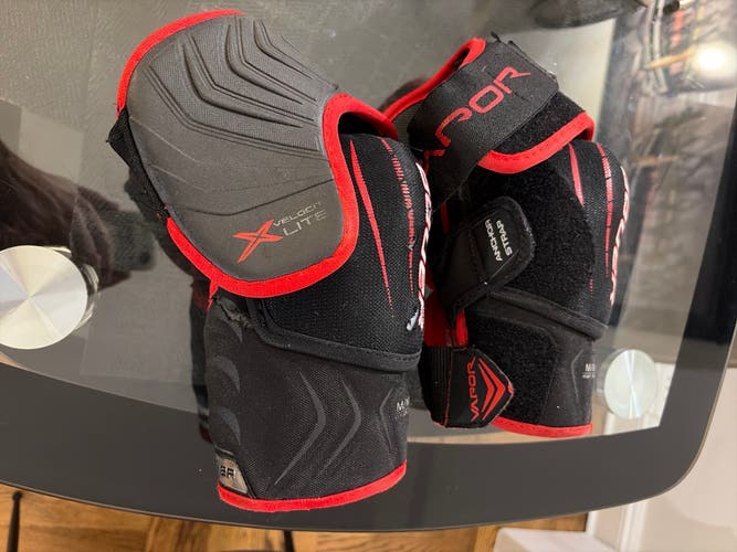 Used Medium Bauer Vapor x velocity lite Elbow Pads