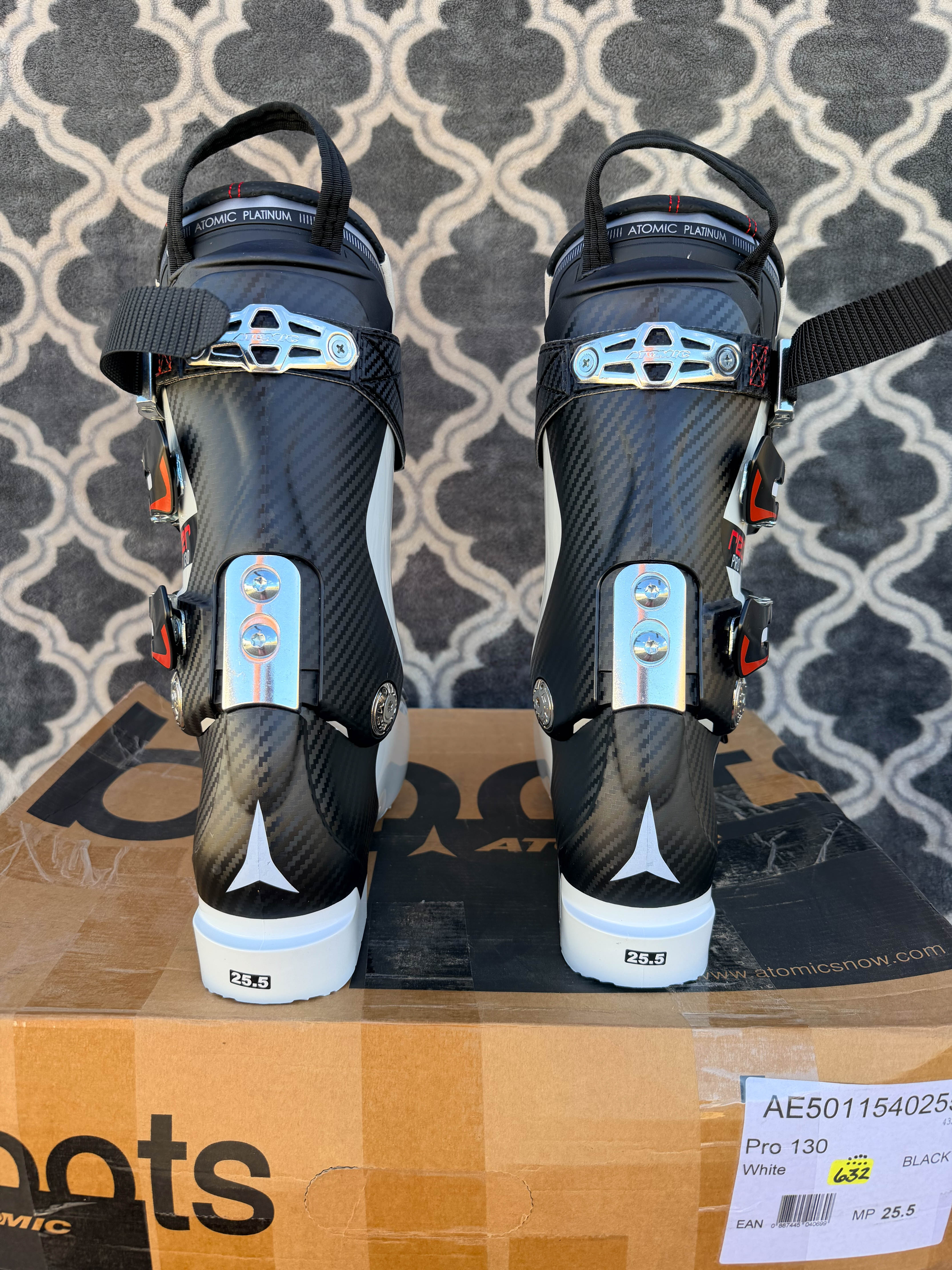 Brand New! Atomic Redster Pro 130 Ski Boots Size-25.5