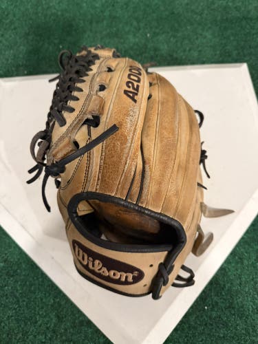 Wilson A2000 LH Infield Baseball Glove 11.75" (Used)