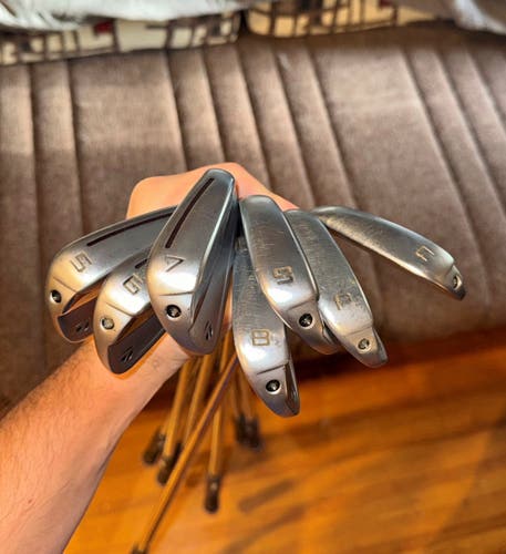 TaylorMade P-790 Right Handed Iron Set (Used)