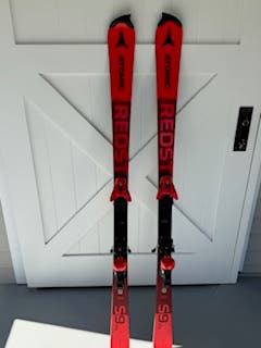2020 Racing 152 cm Atomic Redster G9 Skis With Bindings (Used)