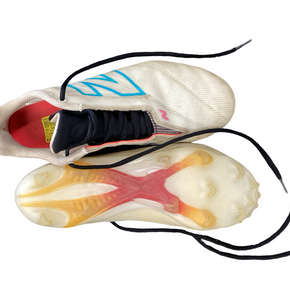Used New Balance Soccer Cleats White Youth 07.5 11613-S000170186