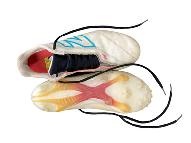 Used New Balance Soccer Cleats White Youth 07.5 11613-S000170186