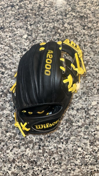 Wilson A2000 RH Infield Baseball Glove 11.25" (Used)