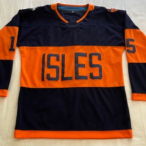 NHL New York Islanders Cal Clutterbuck Stadium Series Jersey Size Men's Large Used Isles Sweater