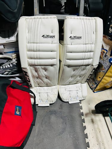 CCM Extreme flex Pro 30+1 intermediate pads