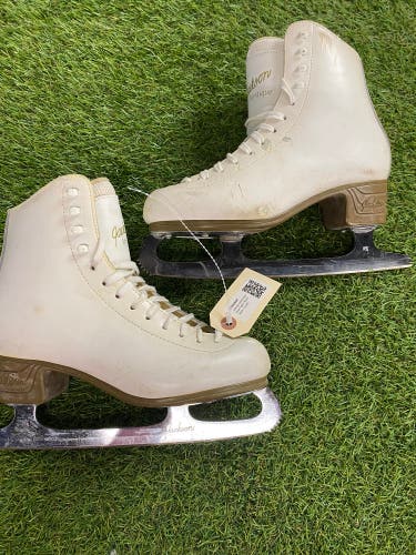 Jackson Ultima Mystique Figure Skates Adult 7 (Used)