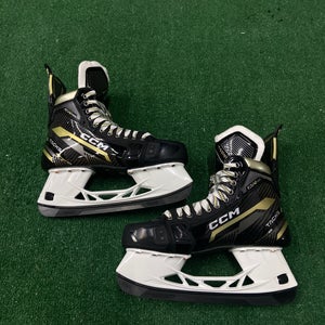 Senior CCM AS-V Pro Hockey Skates Regular Width 10.5 (New)