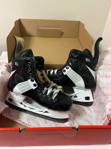 2025 CCM Hockey Skates Regular Width Size 4.5 (New)