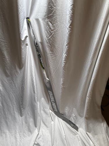 Bauer hyperlite 2 goalie stick 25"