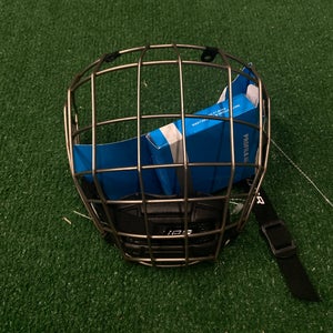 Small Senior Bauer Profile III Facemask Cages, Visors & Shields Full Cage (Used)