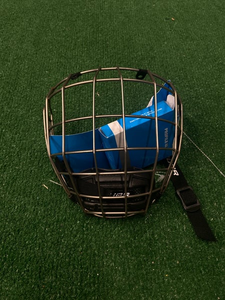 Small Senior Bauer Profile III Facemask Cages, Visors & Shields Full Cage (Used)