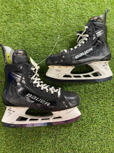 Senior Bauer Vapor Hyperlite 2 Hockey Skates Pro Stock 9 (Used)
