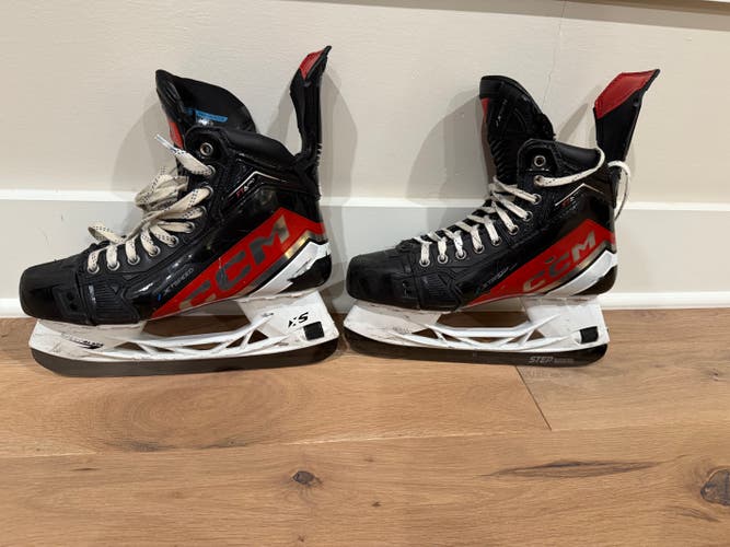 CCM JetSpeed FT6 Pro Hockey Skates Regular Width 8.5 (Used)