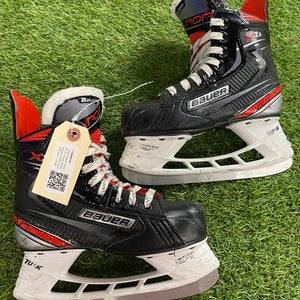 Junior Bauer Vapor X2.5 Hockey Skates Regular Width Pro Stock Size 1 (Used)