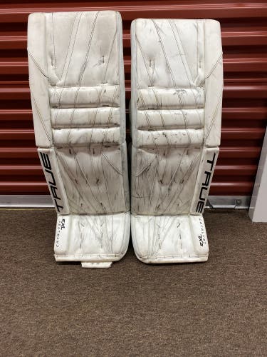 34" 2024 True Catalyst 7X3 Goalie Leg Pads