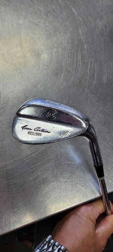 Used Cleveland REG 588 64 Golf Wedge Mens RH 64 Degree 11497-S000153101