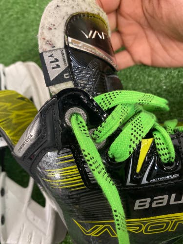 Bauer Vapor X4 - size 2.5