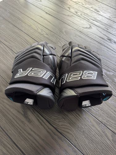 Bauer Vapor Flylite Gloves 15" (New)