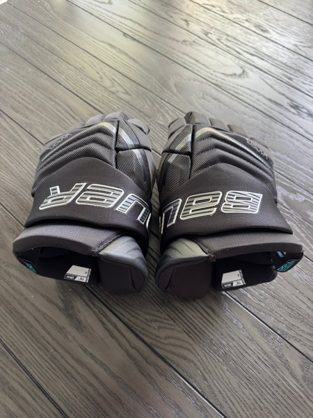 Bauer Vapor Flylite Gloves 15" (New)