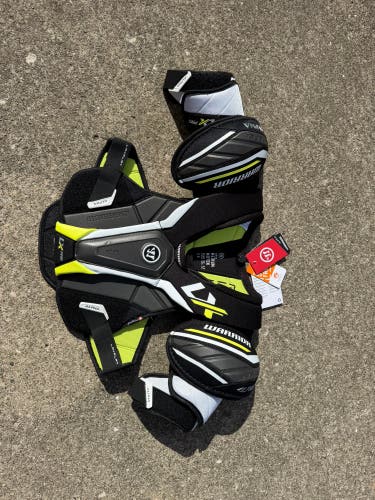 NEW Medium Senior Warrior ALPHA LX PRO Shoulder Pads