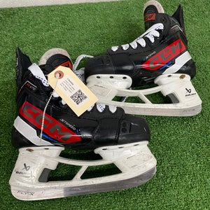 Junior CCM JetSpeed FT670 Hockey Skates Regular Width Size 1 (Used)