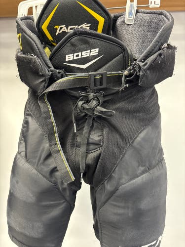 Junior Small CCM Tacks 6052 Hockey Pants (Used)
