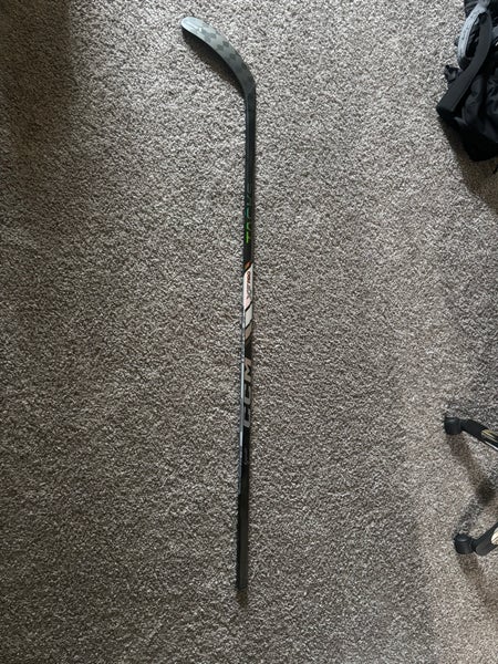 Senior CCM Tacks XF Pro Right Handed Hockey Stick P29 (New)