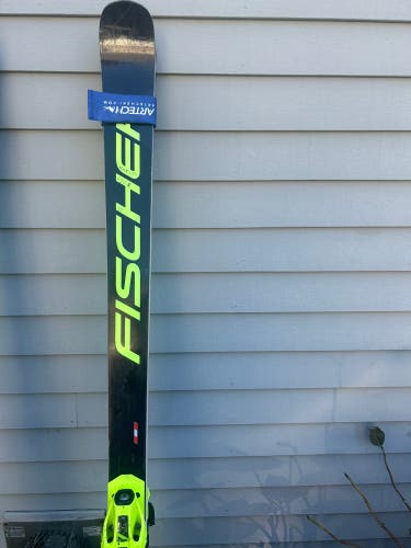 Racing 188 cm Fischer RC4 World Cup GS Skis With Bindings (Used)