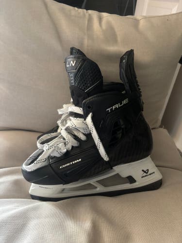 2025 True Pro Custom Hockey Skates Regular Width Pro Stock 9.5 (New)