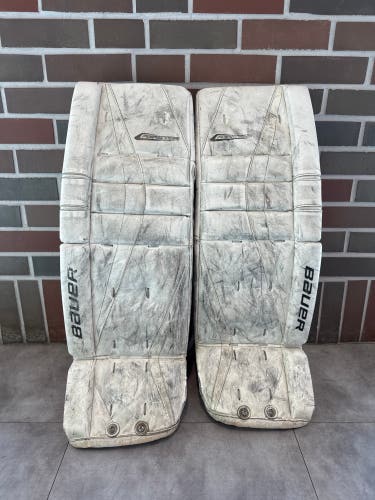 White 30" Junior Bauer Reactor 5000 Goalie Leg Pads (Used)