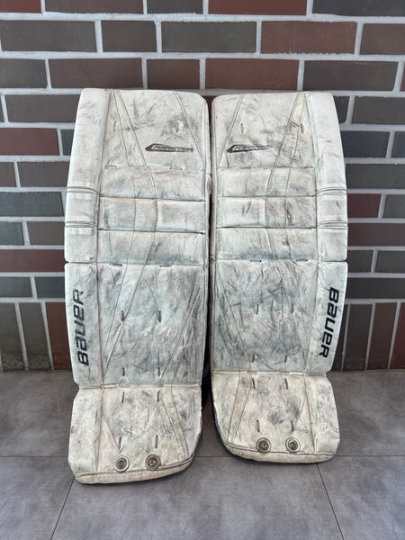 White 30" Junior Bauer Reactor 5000 Goalie Leg Pads (Used)
