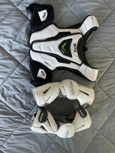 Medium/Large Youth STX Shoulder Pads (Used)