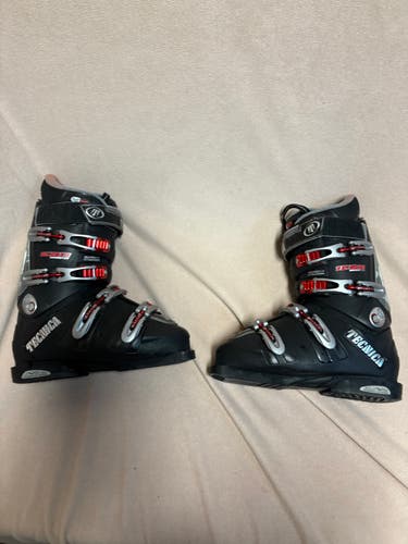 Mondo 26 & 26.5 Unisex Nordica All Mountain Icon Ski Boots (Used)