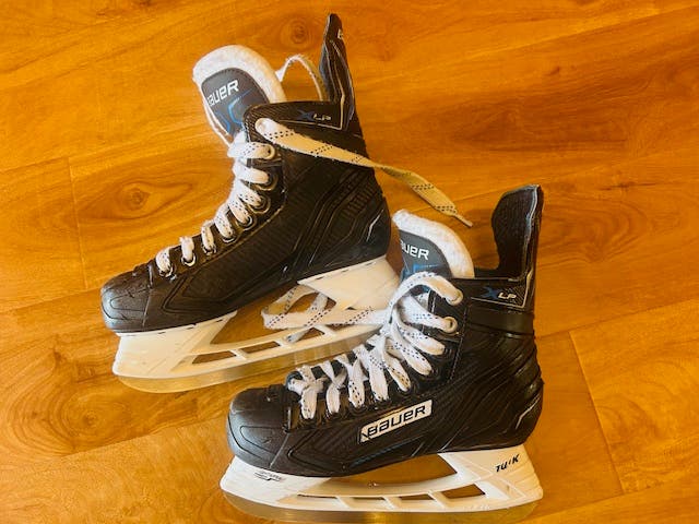 Bauer Hockey Skates Lightspeed Pro- Size 4 (Used-Good Condition)