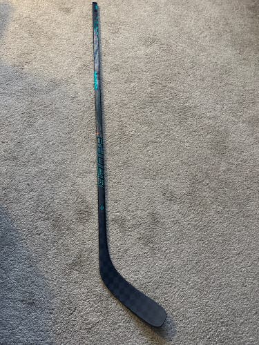 Senior Bauer Twitch Left Handed 87 flex Hockey Stick P88 (New)
