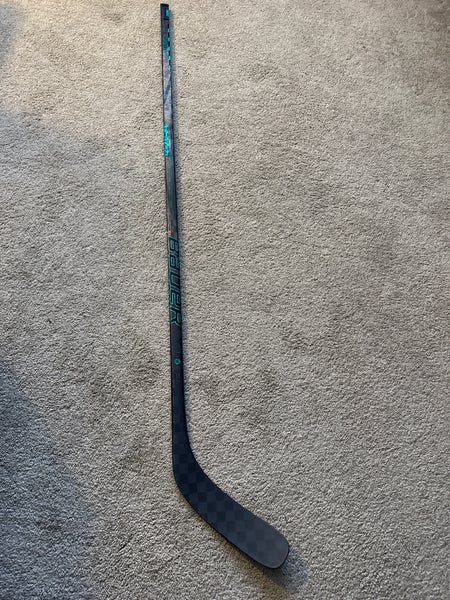Senior Bauer Twitch Left Handed 87 flex Hockey Stick P88 (New)