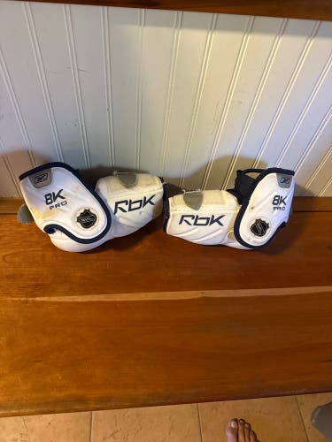 Reebok 8K Pro Elbow Pads Size 5 (M)