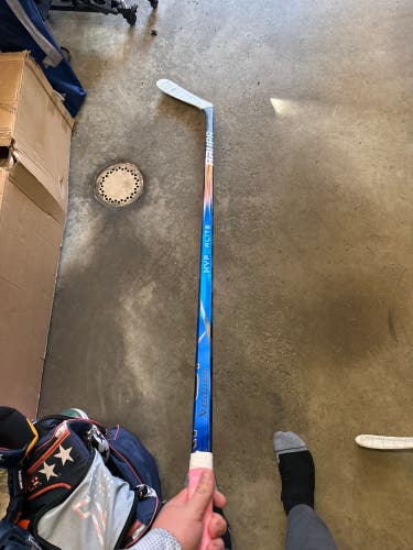 Senior Bauer Vapor Hyperlite 2 Left Hand Hockey Stick P92 (Used)