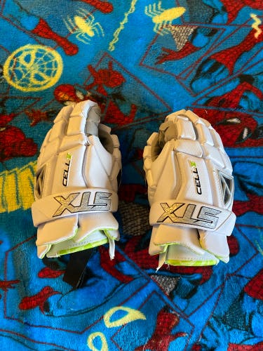 STX Cell V Lacrosse Gloves Medium (Used)