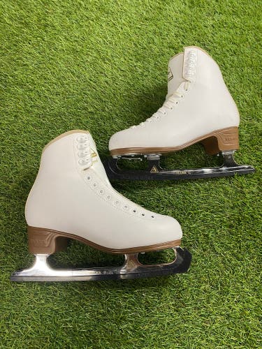 White Jackson Ultima Excel Figure Skates Adult 7.5 (Used)