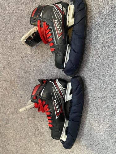 CCM Jetspeed FT480 Hockey Goalie Skates Regular Width Size 5 (Used)