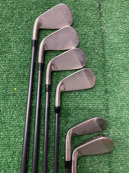 Titleist T300 Iron Set Right Handed (Used)