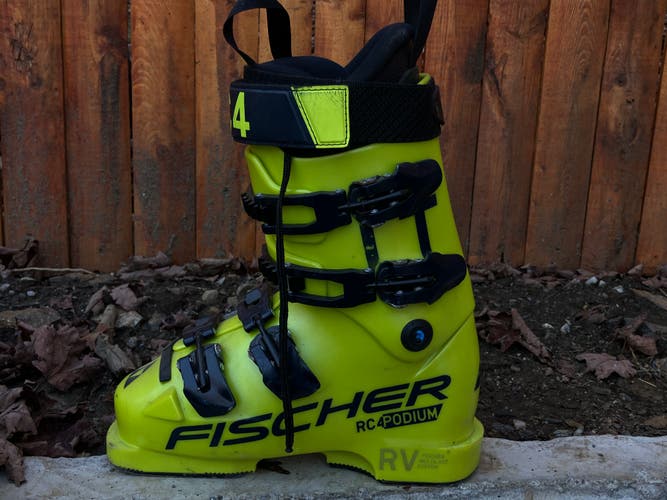 Mondo 22 & 22.5 Unisex Fischer All Mountain RC4 Podium LT 70 Ski Boots Soft Flex (Used)
