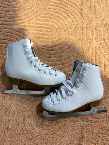 White DBX Figure Skates Junior 11 (Used)