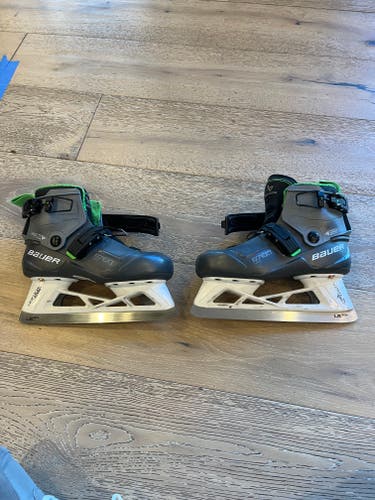 Bauer Konekt HF2 Hockey Goalie Skates Size 2 (Used)