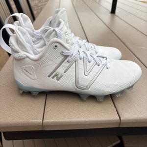 White Women's Size M 8.5 (W 9.5) Adult New Balance Mid Top Molded Cleats (Used)