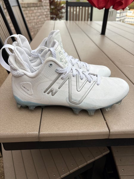 White Women's Size M 8.5 (W 9.5) Adult New Balance Mid Top Molded Cleats (Used)